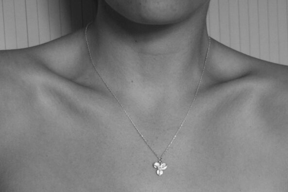 Necklace three Leaf