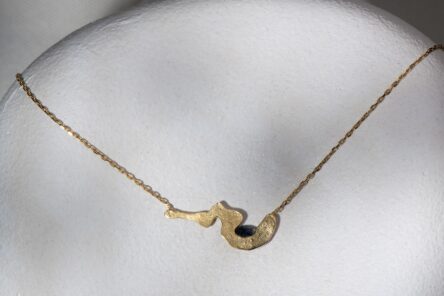 Necklace Capsule With Blue Sapphire