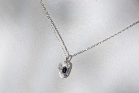 Necklace Capsule With Blue Sapphire