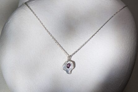 Necklace Capsule With Rose Sapphire