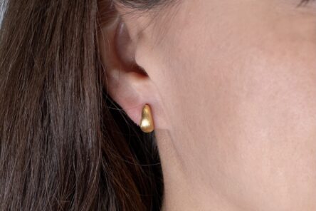 Alternative view of Earstuds Drop Around