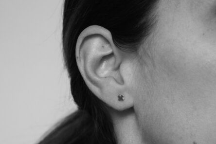 Earstuds tiny X