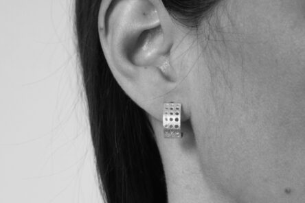 Earstuds Brushed Dotty Hoop