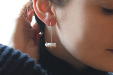 Alternative view of Earrings Square Pearl