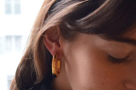 Alternative view of Hoops Earrings Bold & Oval