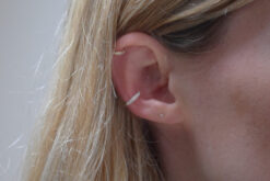 Alternative view of Earcuff Zirconia Simple