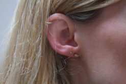 Alternative view of Earstuds Baguette Yellow Gold 10ct