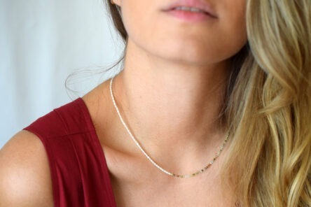 Alternative view of Necklace Pearl & Bloodstone