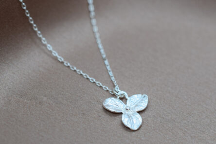 Necklace Three Leaves