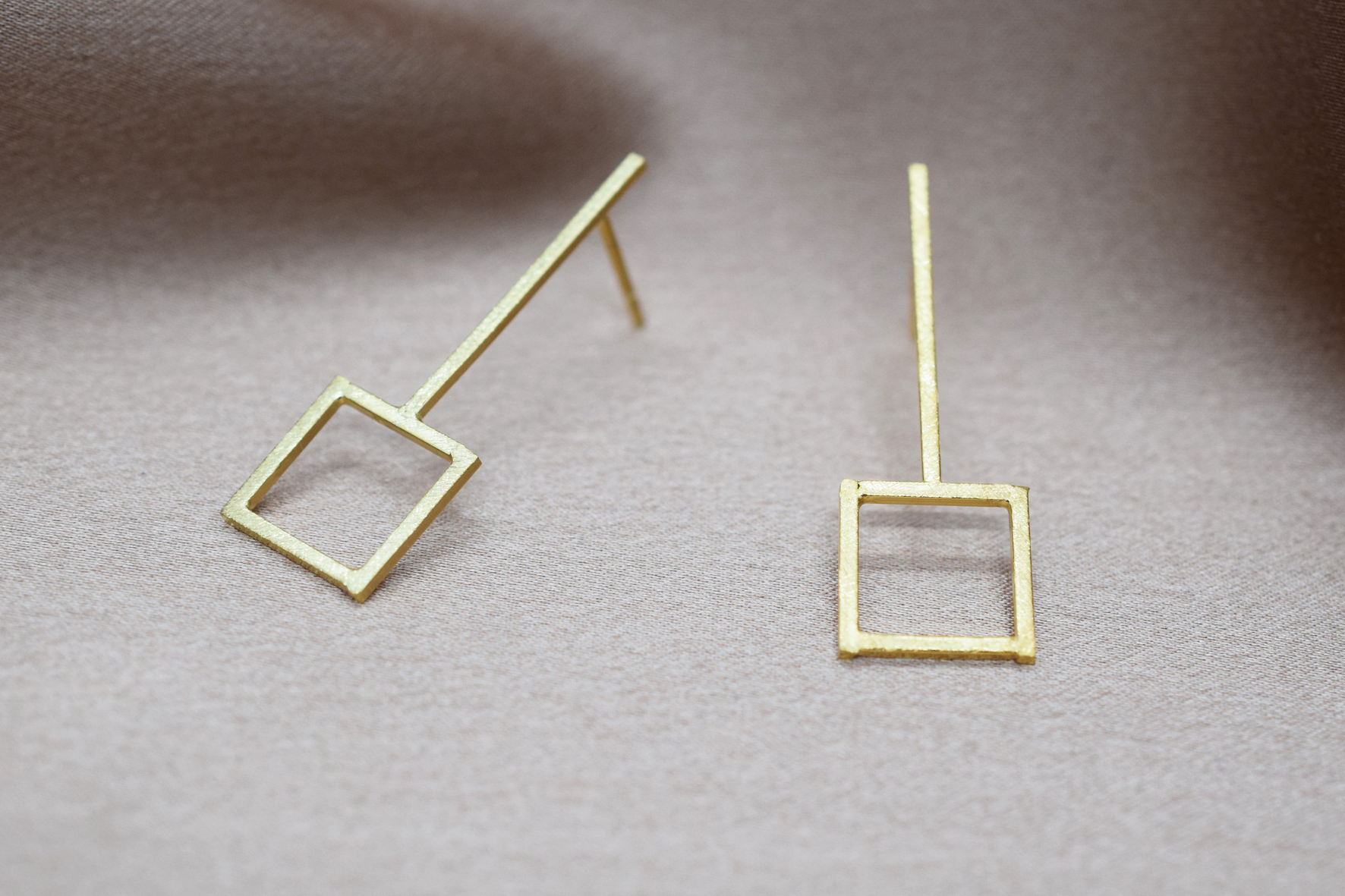 Earstuds Long Brushed Square – Bild 3