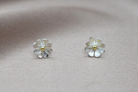 Earstuds Small Blossom