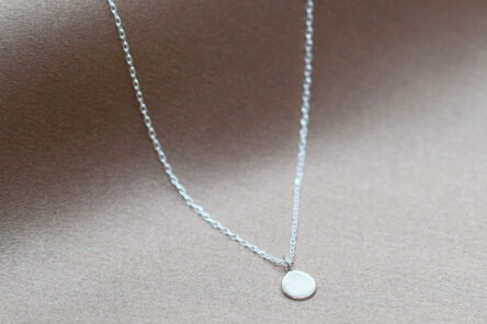 Necklace Tiny Medaillon