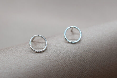 Alternative view of Earstuds Hammered Circle
