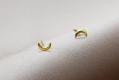 Earstuds Moon