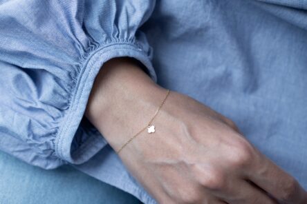 Alternative view of Bracelet Tiny Clover Yellow Gold 14 ct