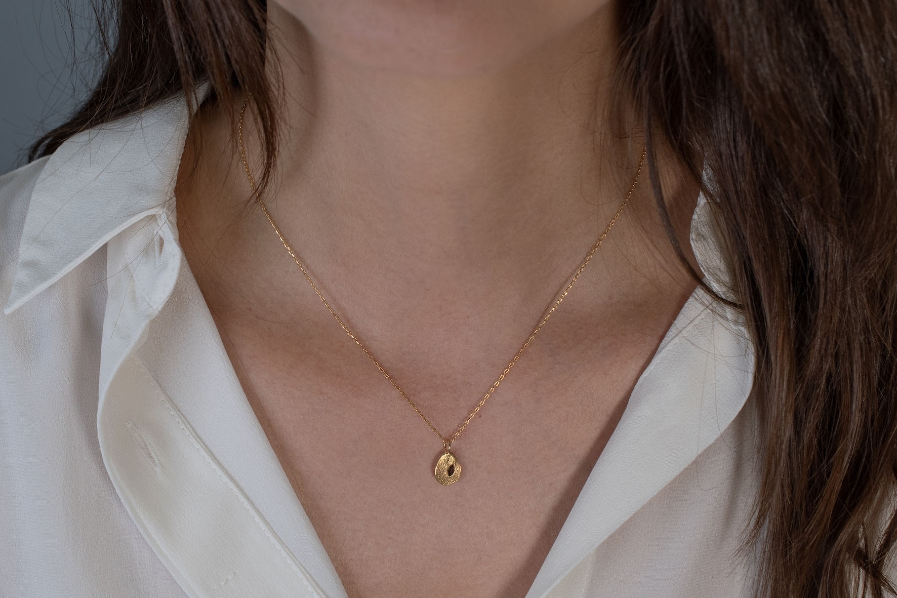 Necklace Capsule With Blue Sapphire – Bild 2