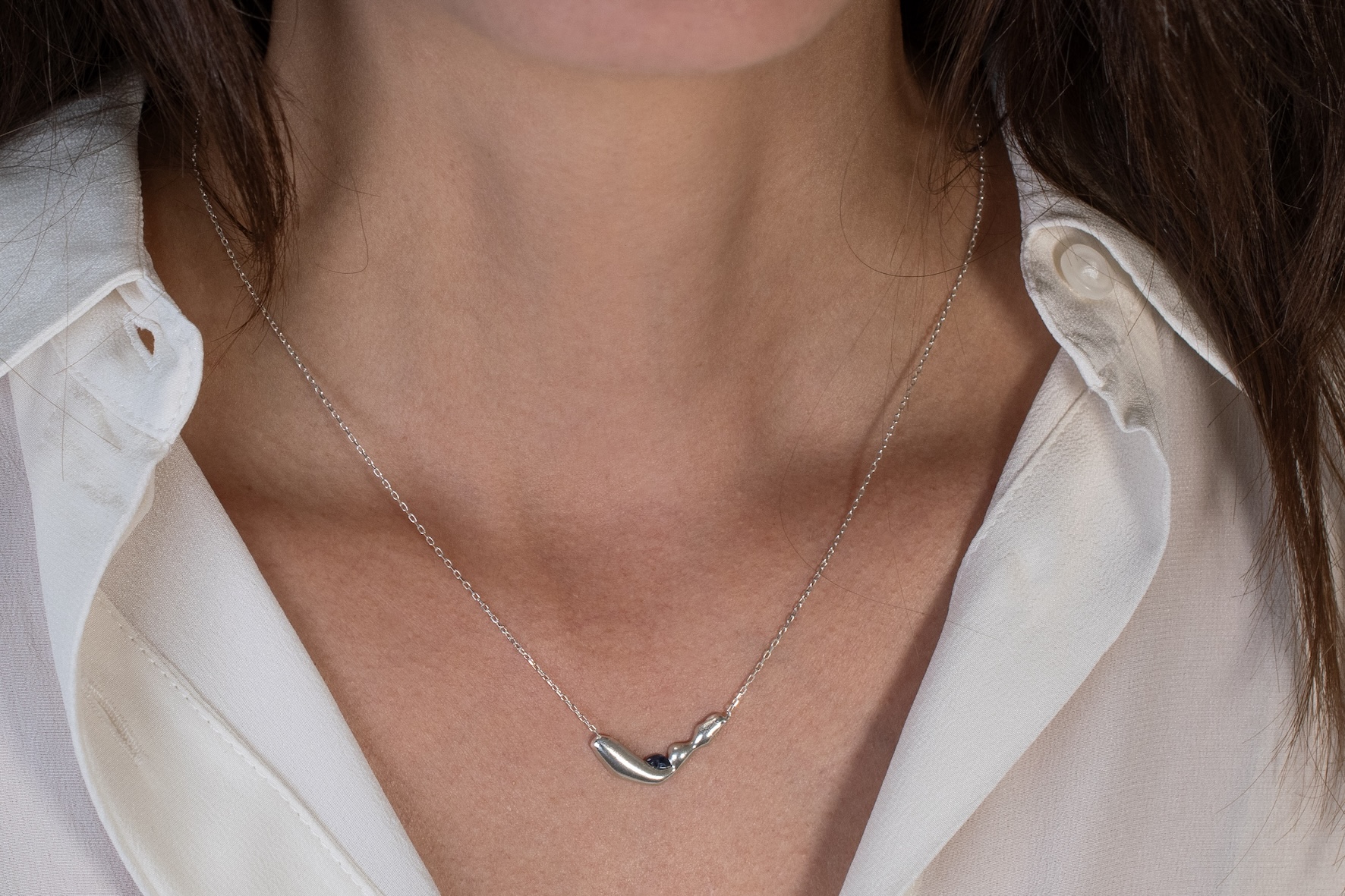 Necklace Capsule With Blue Sapphire – Bild 2