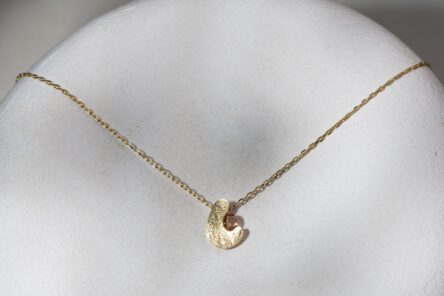 Necklace Capsule With Orange Sapphire