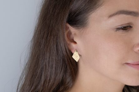 Alternative view of Earrings Geometric Brushed