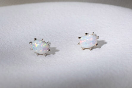 Earstuds Ovale Opal