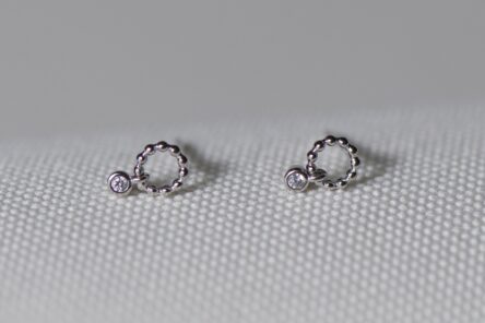 Alternative view of Earstuds Zirconia Circle