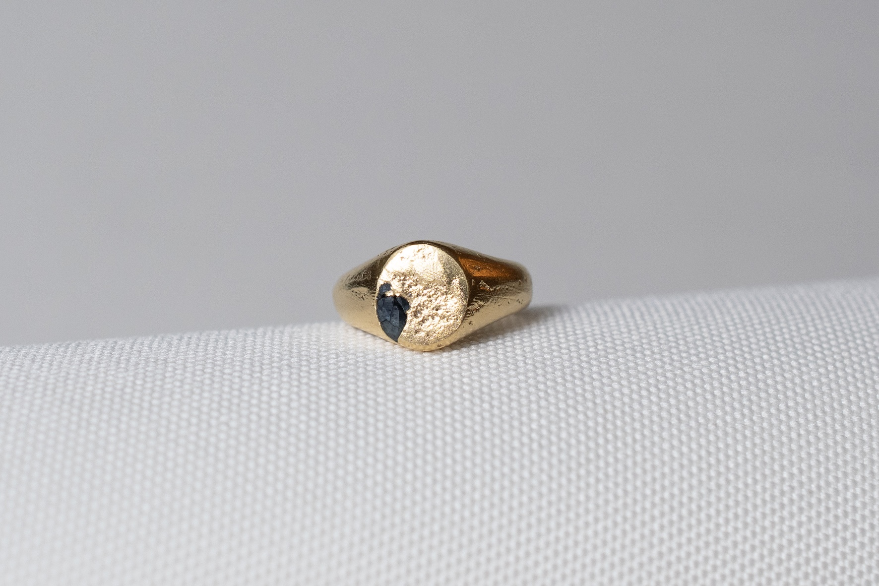 Ring With Blue Sapphire Size 45