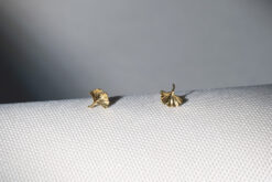 Alternative view of Earstuds Tiny Gingko